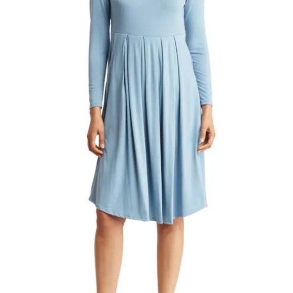 West Kei Boatneck Long Sleeve Midi Dress in Blue Sea - Picture 1 of 7